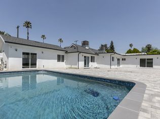 18858 Calvert St, Reseda, CA 91335