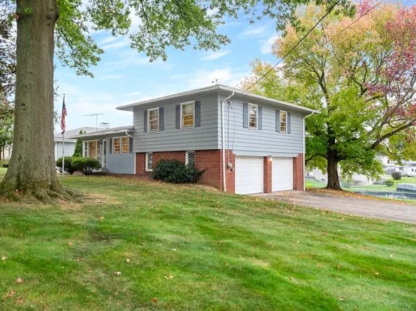 401 S Green Ln, Zelienople, PA 16063