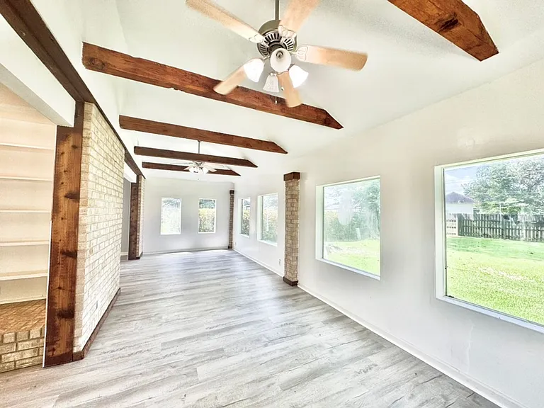 15826 New Market Dr — Photo 11