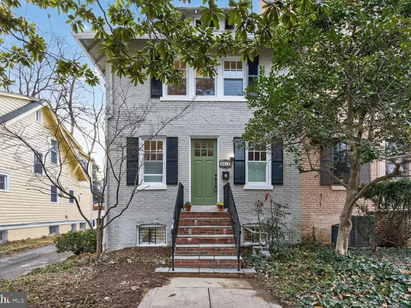 3612 34th St NW, Washington, DC 20008