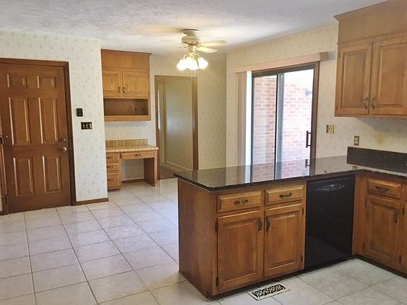 5th image of 60 Cherry Hills Dr
