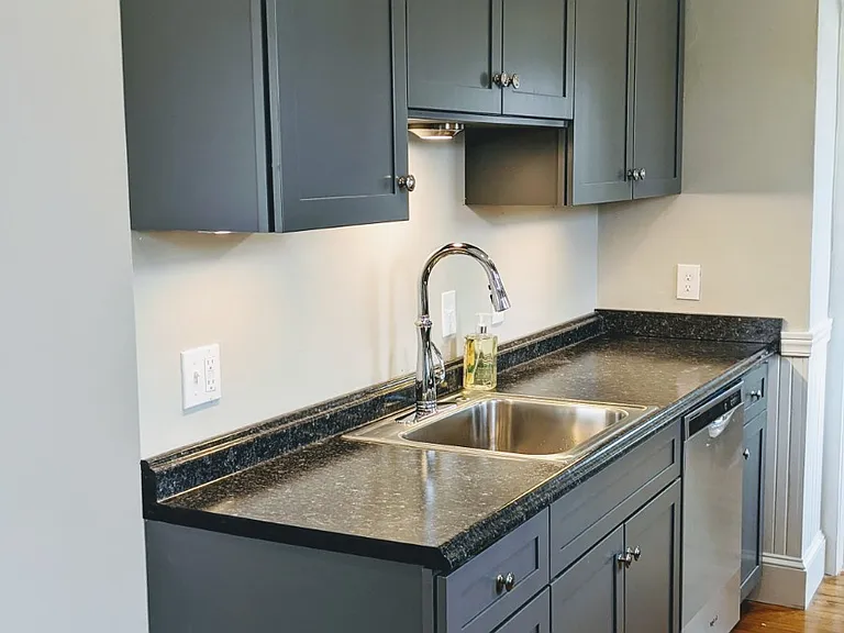 28 Clement St #3 — Photo 6