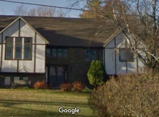 2626 Lost Dauphin Rd, De Pere, WI 54115