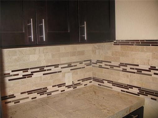 4th image of 27 E Pocahontas Ln