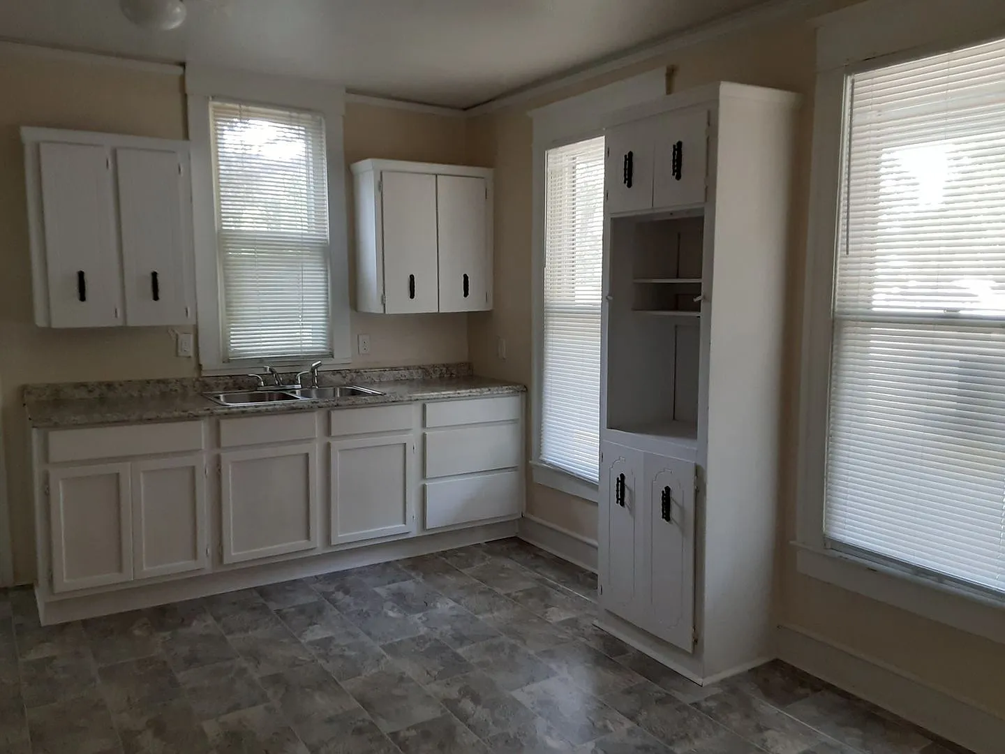 2 Bedroom home — Photo 2