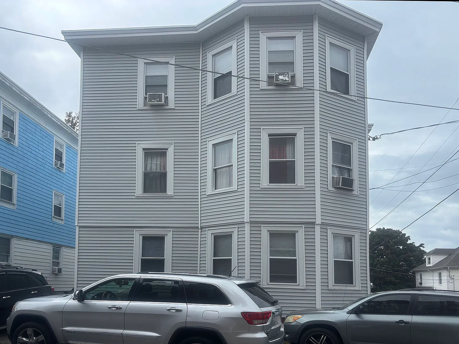 3 bed, 1009 sqft, $2,000 — Photo 2