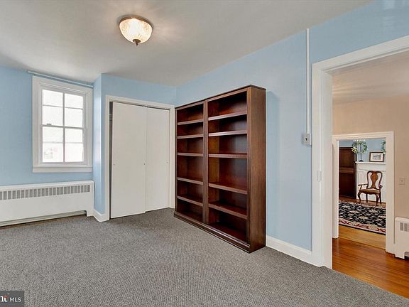 5th image of 317 Baltimore St