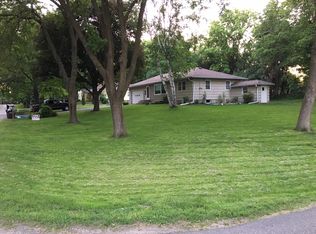 22690 Murray St, Shorewood, MN 55331