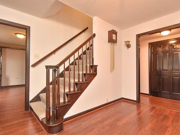 3rd image of 6209 Saint Andrews Dr