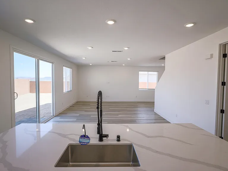 3068 W Orco Ln — Photo 36