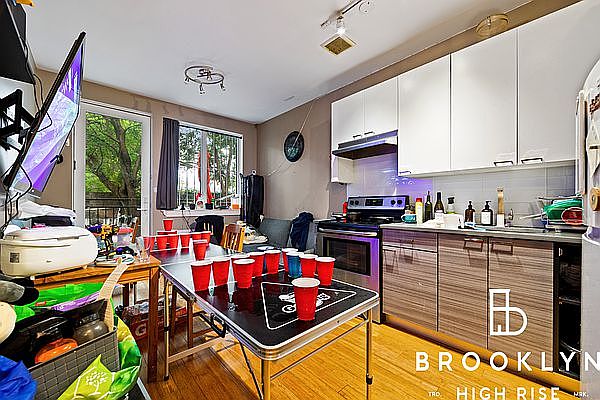 1st image of 186 Herkimer St APT 1B