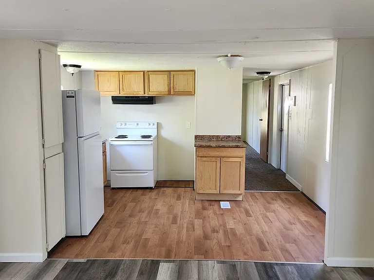 134 Grace Park — Photo 17
