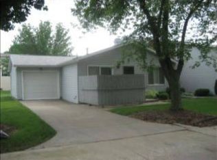 1554 Hunt Dr APT A, Normal, IL 61761