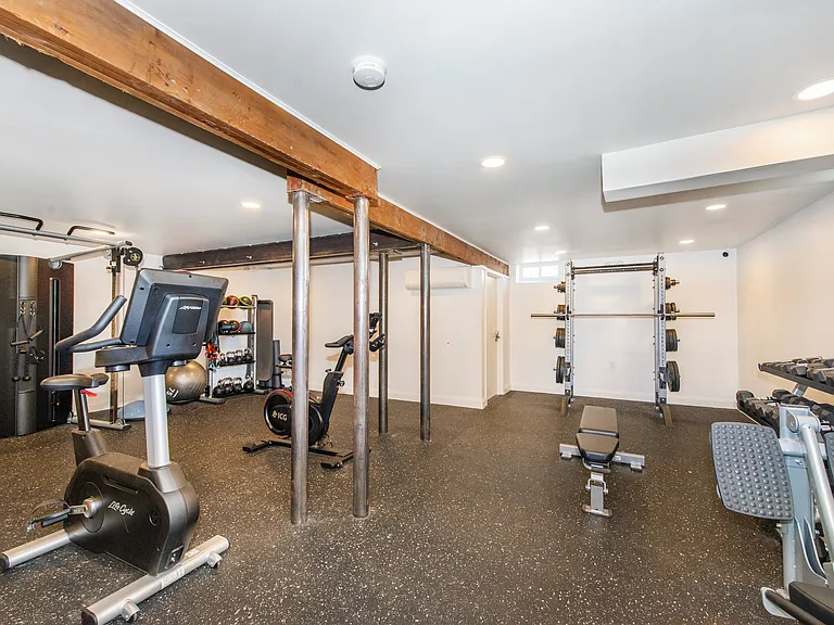376 Claremont Ave #4 — Photo 7