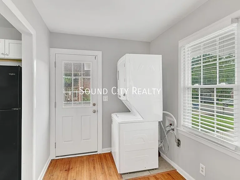 4010 Liberty St — Photo 9