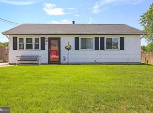 33 Girard Ave, Sicklerville, NJ 08081