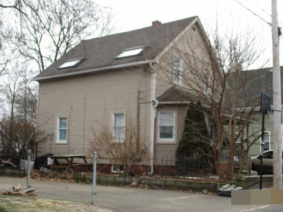 3rd image of 44 Oak Ave