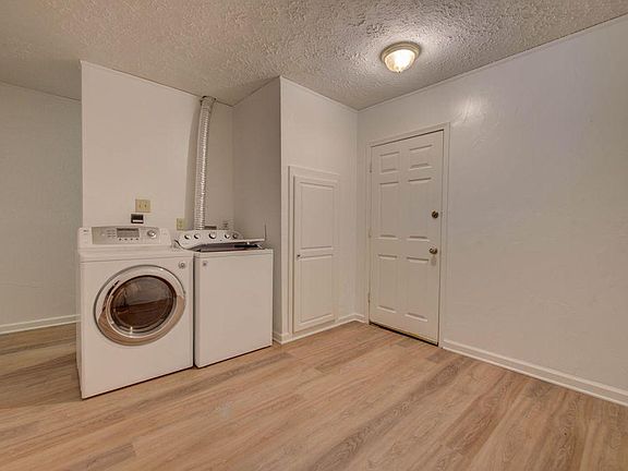 2nd image of 623 Idlewood Ln APT C