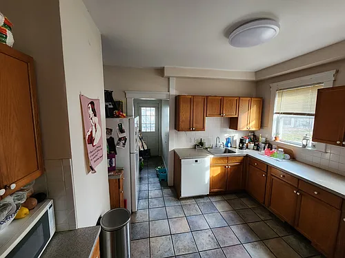 140 Brooks St #1 Photo 1