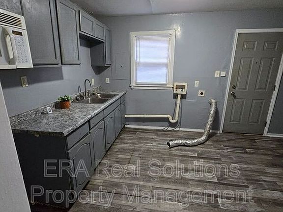 4th image of 795 Valerie Ln