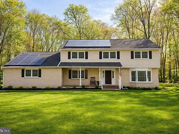 2nd image of 26 Honey Brook Dr