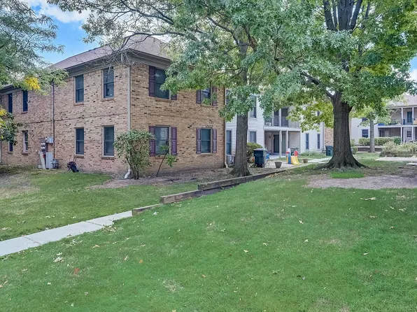 1761 Sessions Walk APT H, Hoffman Estates, IL 60169