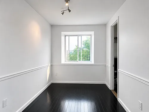 436 Wilson Ave #2R Photo 1