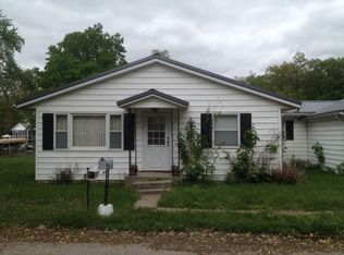 1715 Idlewild Dr, Rochester, IN 46975