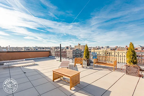 Rented by MySpaceNYC | media 9