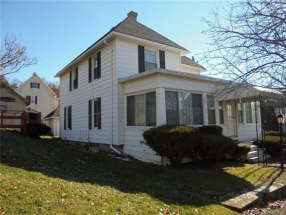 2nd image of 204 Greeley Ave