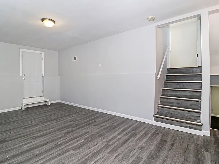 260 Shepard Ave — Photo 24