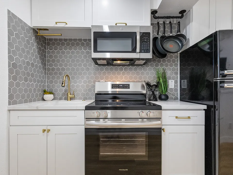 4162 Arizona St #8