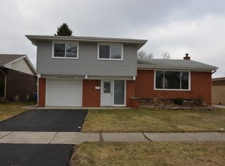 10624 S Laramie Ave, Oak Lawn, IL 60453