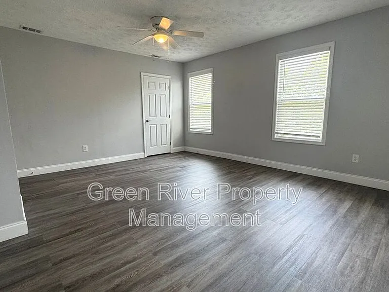 2803 College St — Photo 11