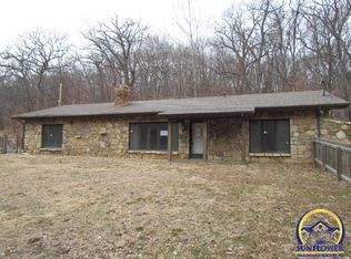10181 Kiowa Rd, Ozawkie, KS 66070