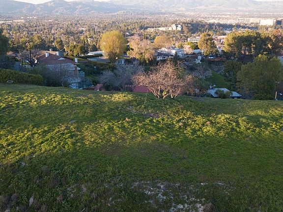 3rd image of 5143 Llano Dr