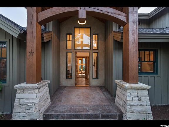 2nd image of 27 Fox Glen Cir