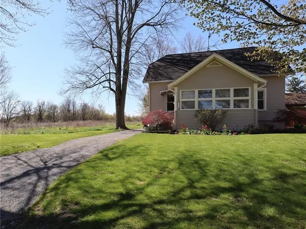 414 Vienna St, Palmyra, NY 14522