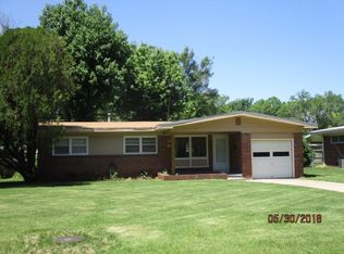 1633 N Montana Ave, El Dorado, KS 67042