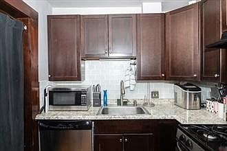 3rd image of 42 Essex St Unit 2