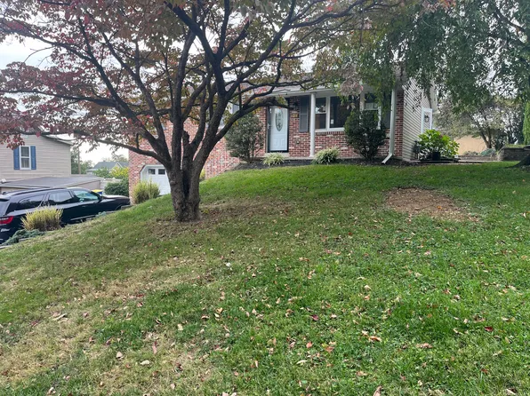 429 Penn St, Steelton, PA 17113