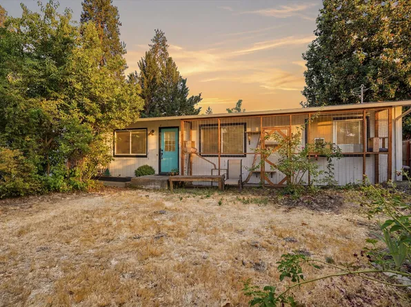 3339 Perrydale Ct, Medford, OR 97501