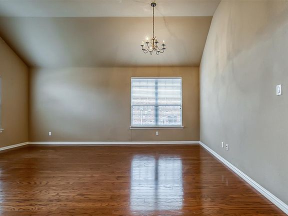 5th image of 2337 Pheasant Dr