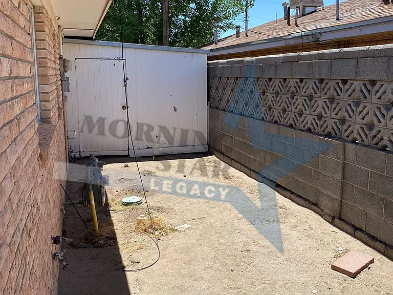 Wyoming Apts — Photo 8