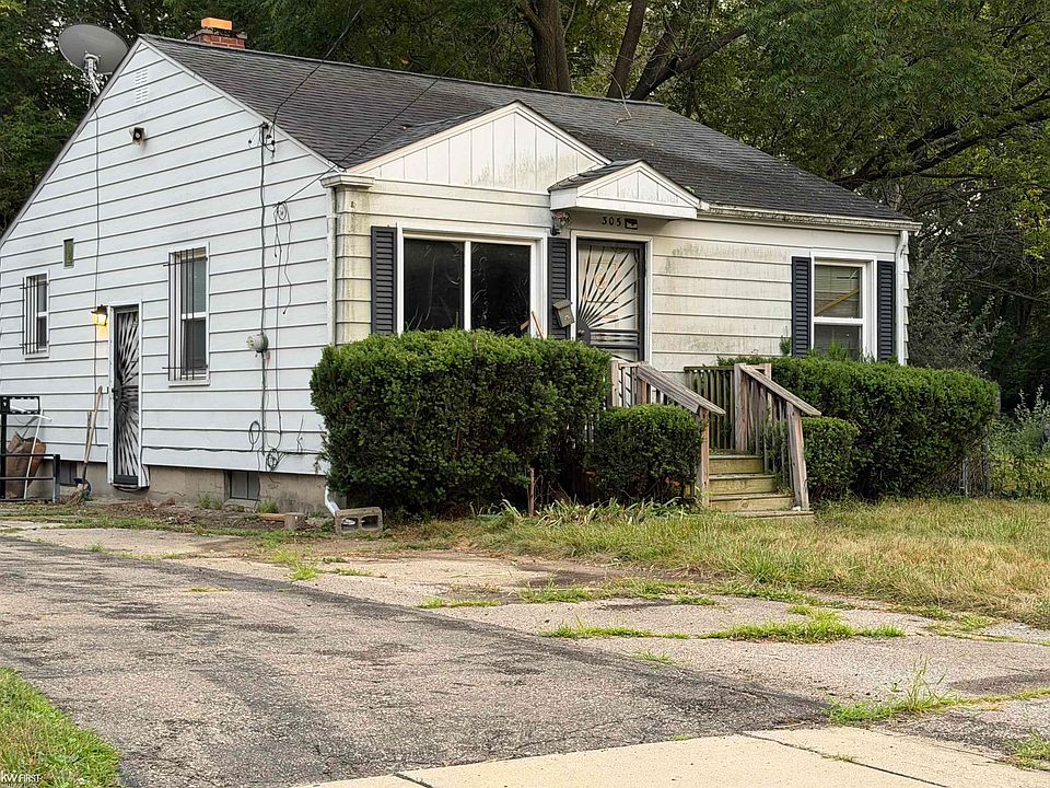 2nd image of 305 W Eldridge Ave