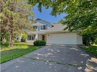 1051 Northview Park Rd, Eagan, MN 55123