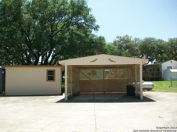 5th image of 1572 Live Oak Dr
