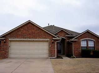 1744 SW 33rd St, Moore, OK 73160