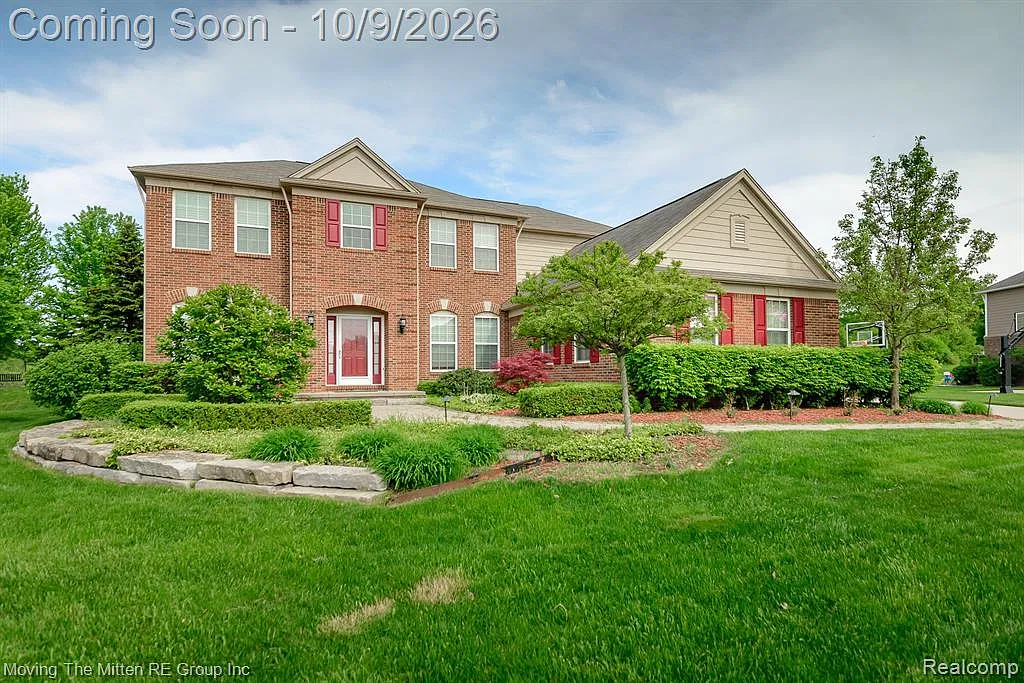 5 bed, 5.5 bath, 4854 sqft, $4,750 — Photo 2