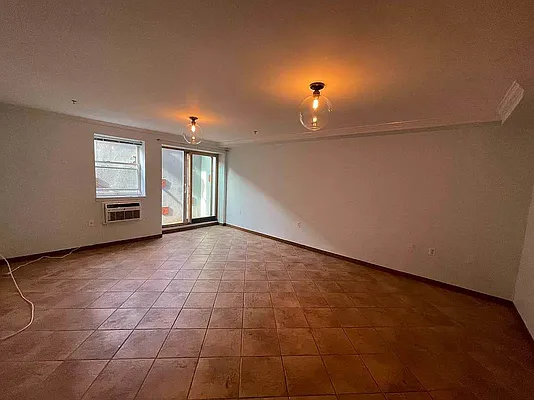 Rented by Metropolis International Realty Inc. | media 5